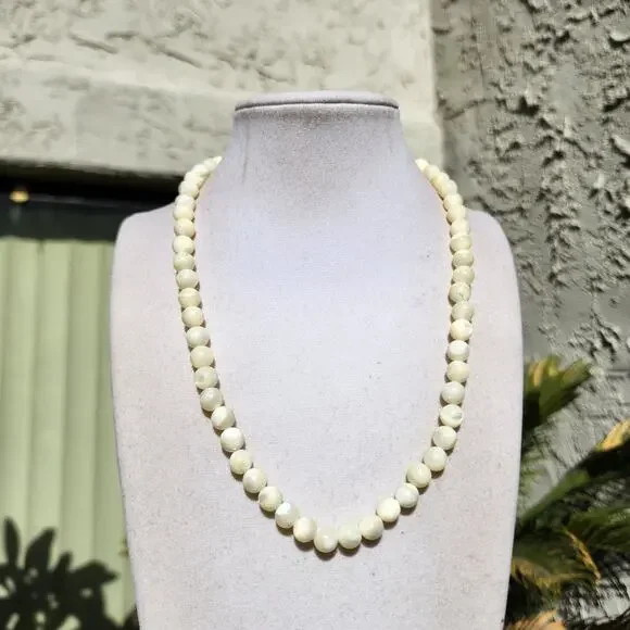 Vintage Balamuti Pearl Necklace MOP Shell Round Beaded Barrel Clasp 8mm